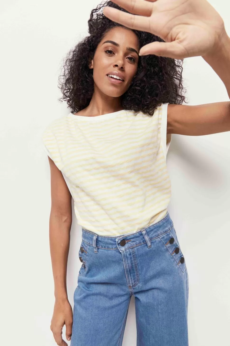 One Step Marcia - T-Shirt Ecru Jacquard A Motif Rayures Jaunes Online