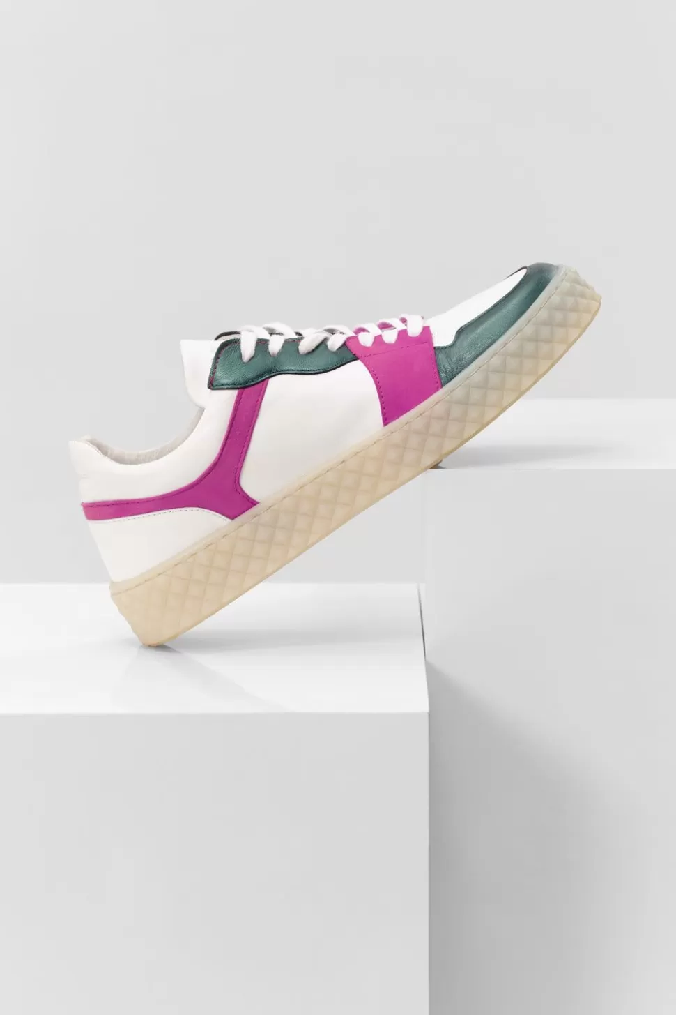 One Step O.Limbo - Sneakers Basses Blanches En Cuir Avec Decoupes Vert Metallise Et Violine Best Sale
