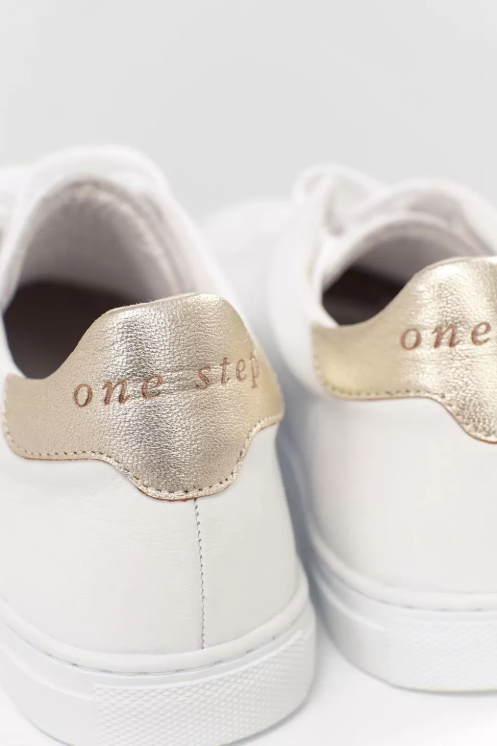 One Step O.Oasis - Sneakers Blanches En Cuir Broderie Danseuse Discount
